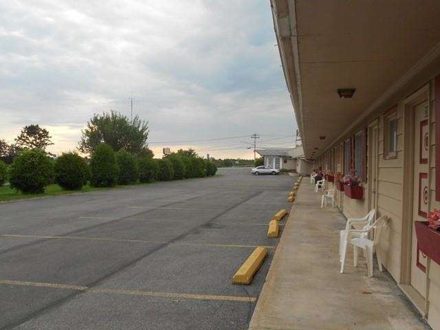 Travel Inn Westmoreland Exterior foto